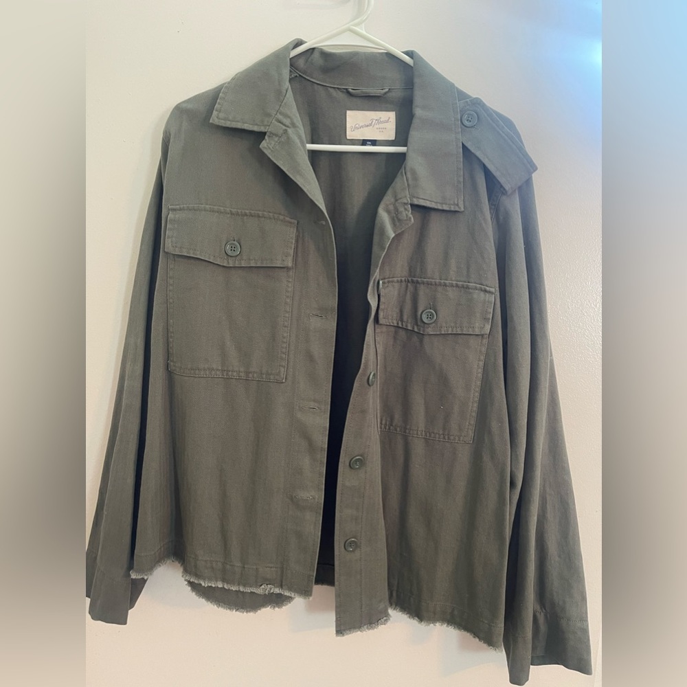 Army Green Jacket 💚
